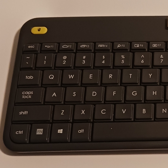 (Longitech)-(K400 Plus)-(Wireless Keyboard)-(Pre-owned)-(New Condition)-$30.00 - Picture 3 of 4